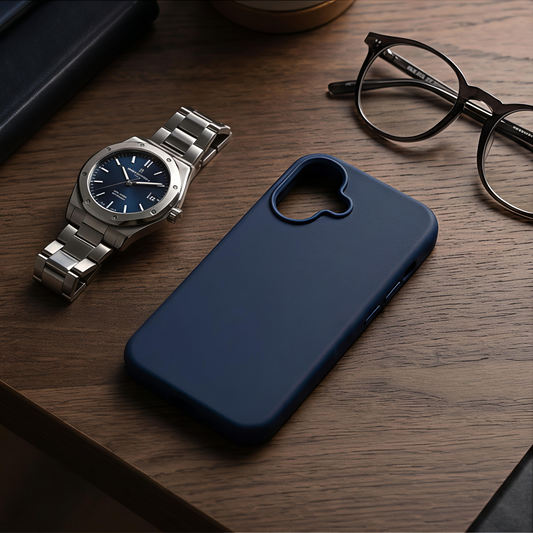 KAYSLY silikonskal för iPhone 17 i mörkblå - baksida