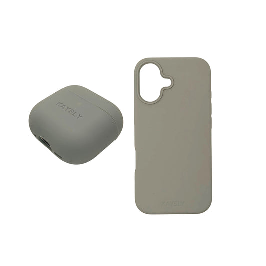 Bild som visar en iPhone 17 med ett olivgrönt silikonskal tillsammans med ett AirPods 4-skal i samma färg. Den stilrena designen och den harmoniska färgsättningen skapar ett modernt och enhetligt uttryck.